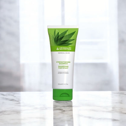 Herbal Aloe Strengtheining Shampoo - Herbalife 